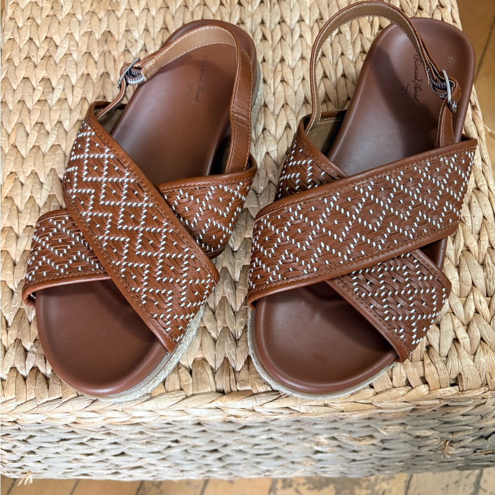 Universal Thread Brown Woven Crossband Women’s Sandals Size 7 1/2
